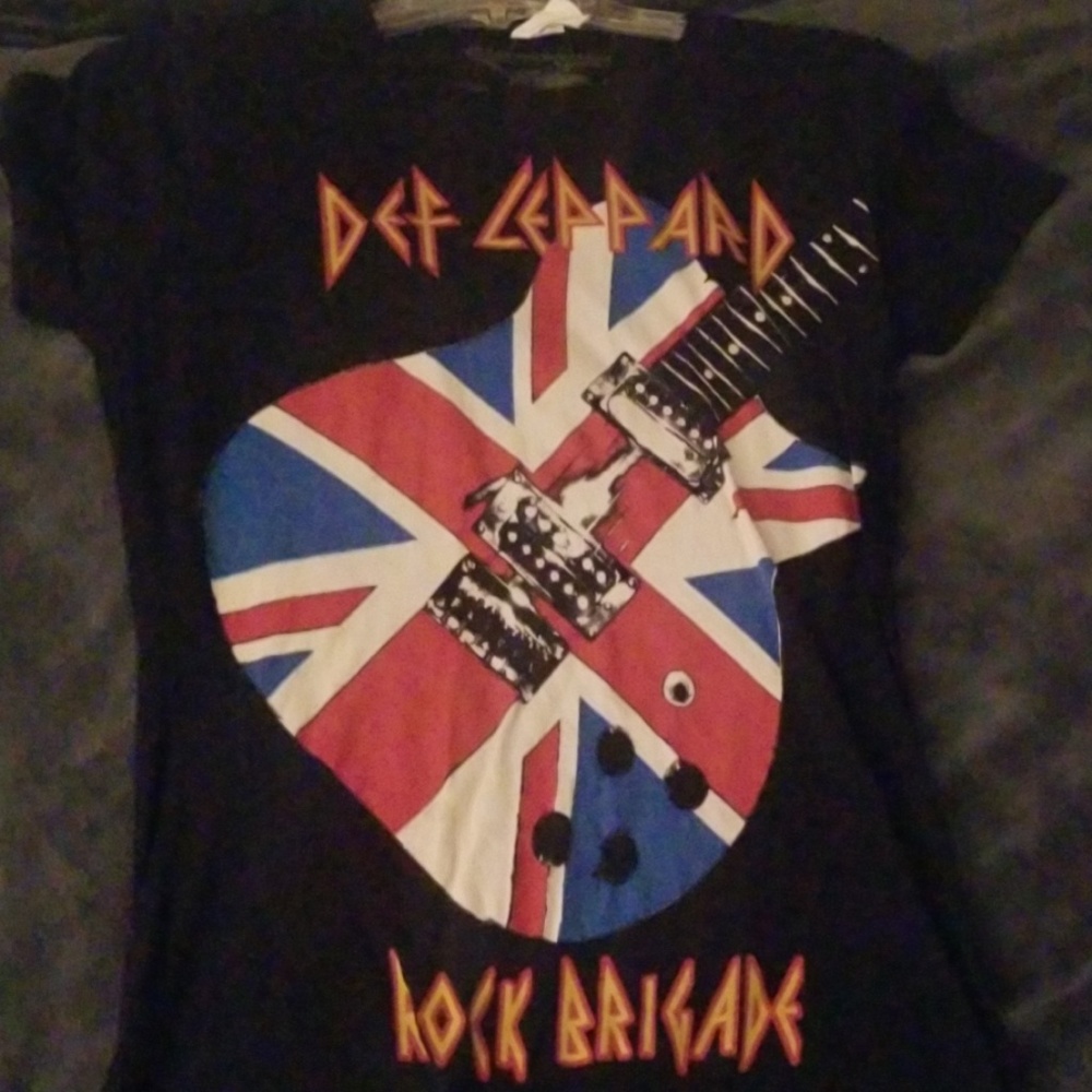 Def leopard girls rock tee